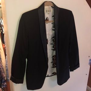 BB DAKOTA; Size 6; Faux Leather Lapel Blazer